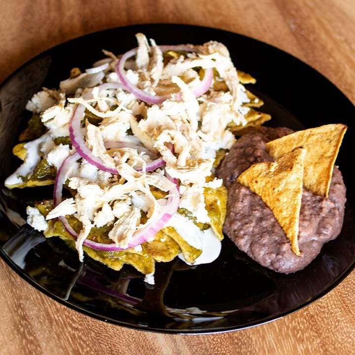 Chilaquiles Verdes con Pollo