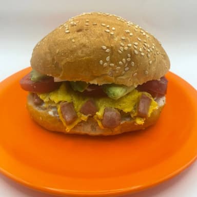 Torta de Huevo con Salchicha