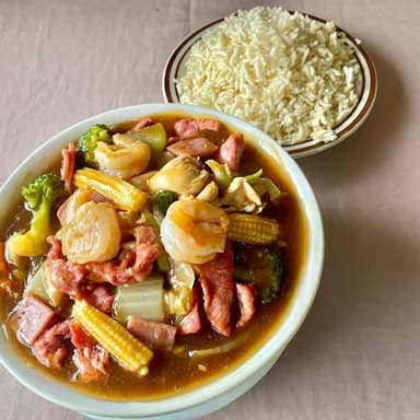 Arroz Tostado con Jamón, Pollo, Lechón y Camarones