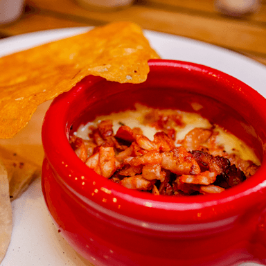 Cazuelita de Queso Fundido con Pastor