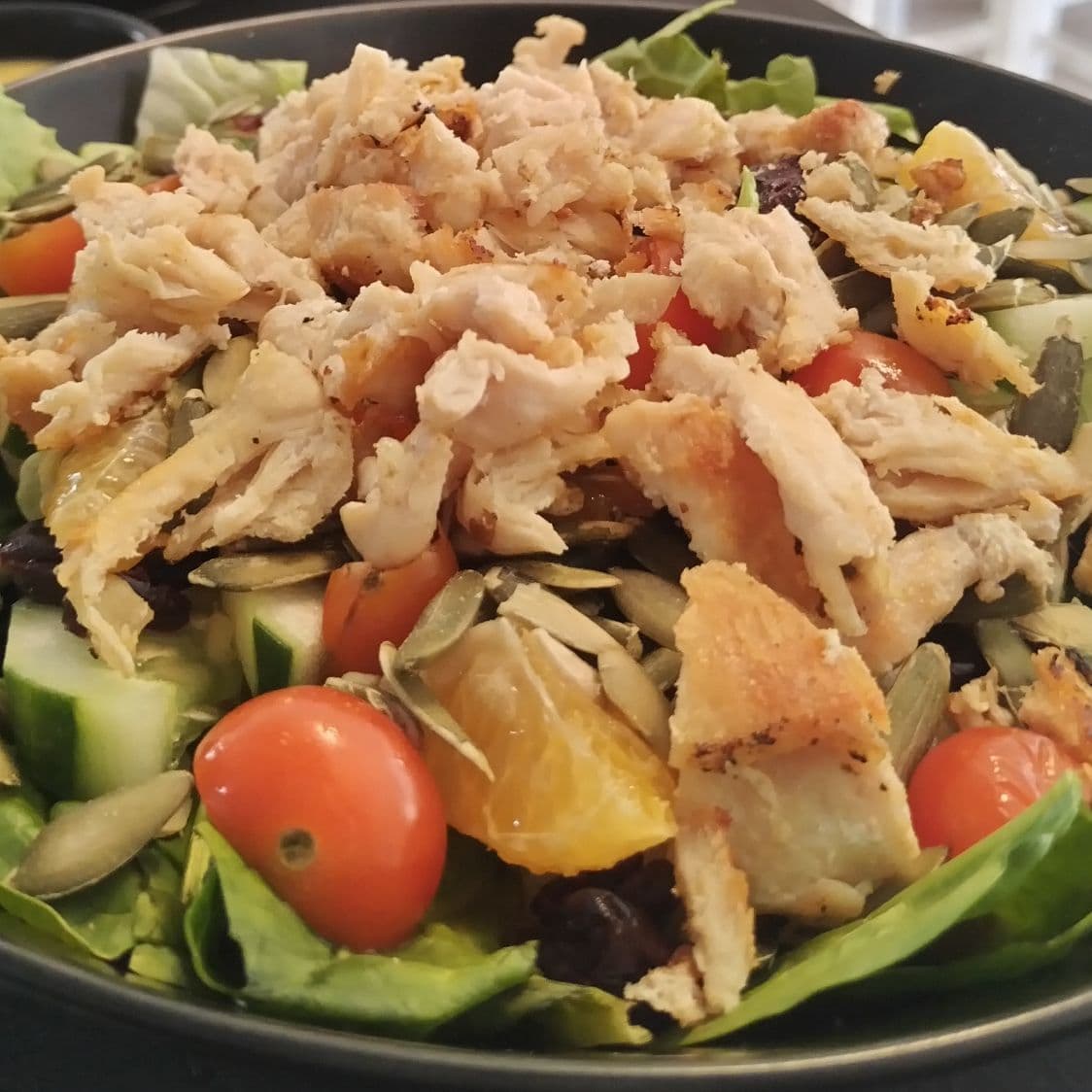 Ensalada Tropical con Pollo