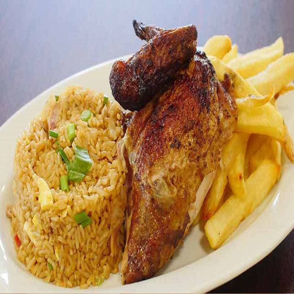 Mostrito a la brasa: 1/4 pollo con chaufa