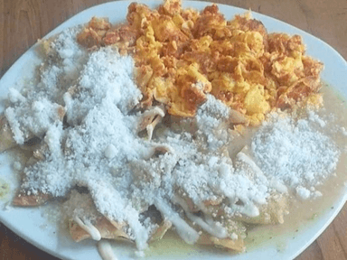 Chilaquiles con queso