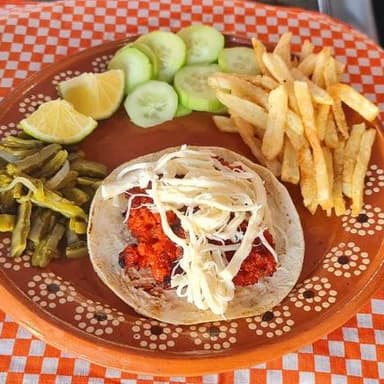 Taco de Chorizo Ahumado con Queso