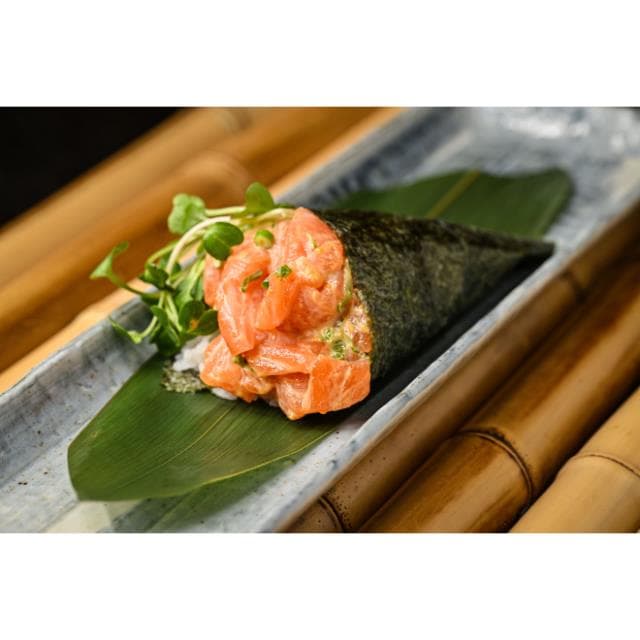 TEMAKI SALMÓN SPICY
