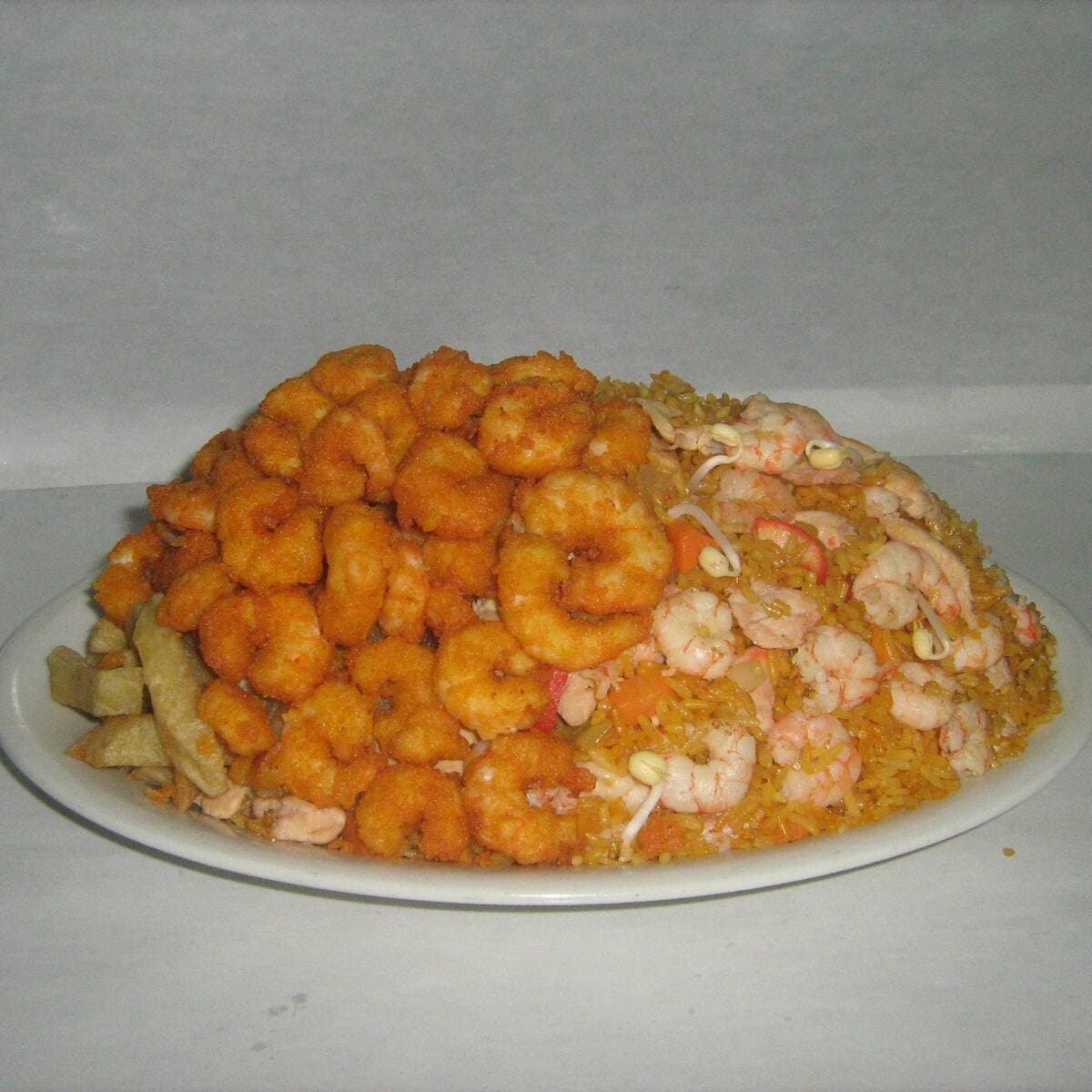 Combo Arroz Chino y Camarones Apanados (2 Pers)