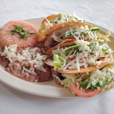 Tacos Dorados De Carne de Res