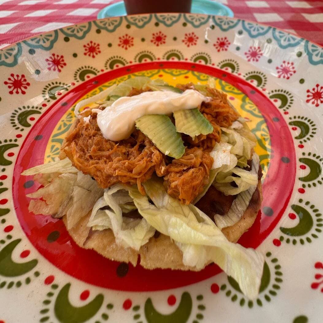 Tostadas De Tinga de Pollo
