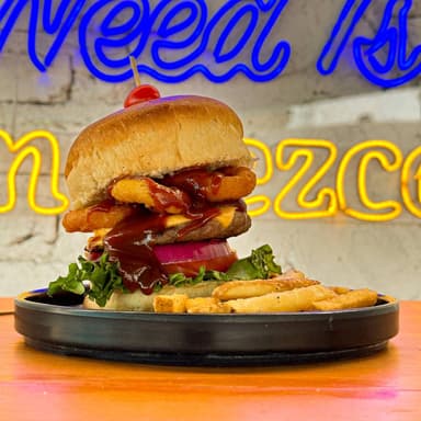 Burger BBQ y Papas