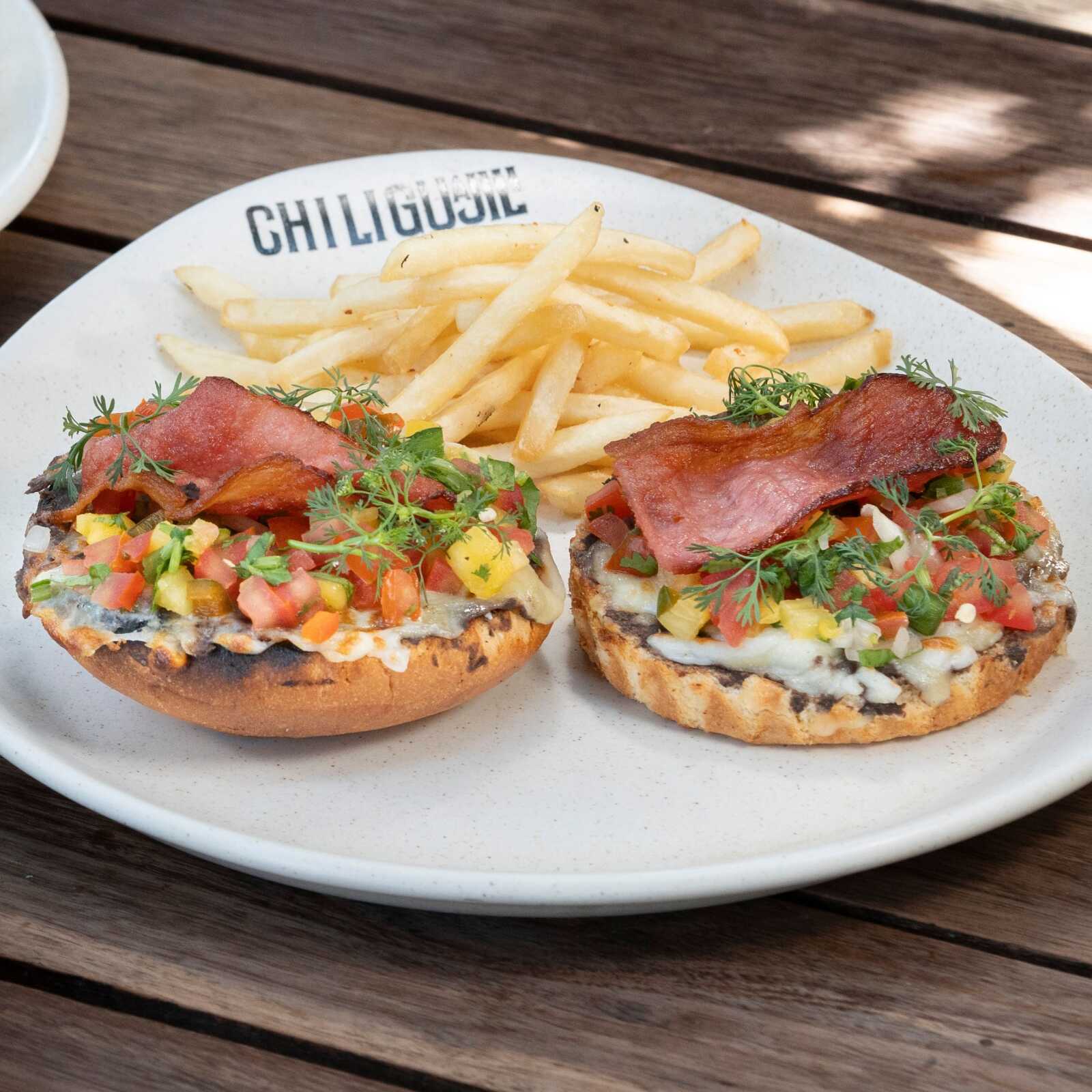 Molletes con Tocino