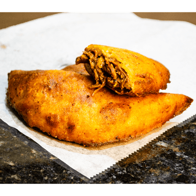 Empanada Carne mexicana + Empanada Chicharron