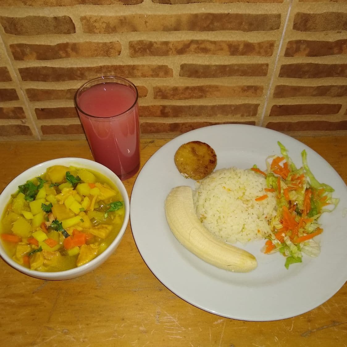 Almuerzo con Carne de Cerdo