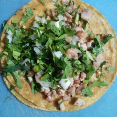 10 Tacos de Pastor + agua del dia 500ml