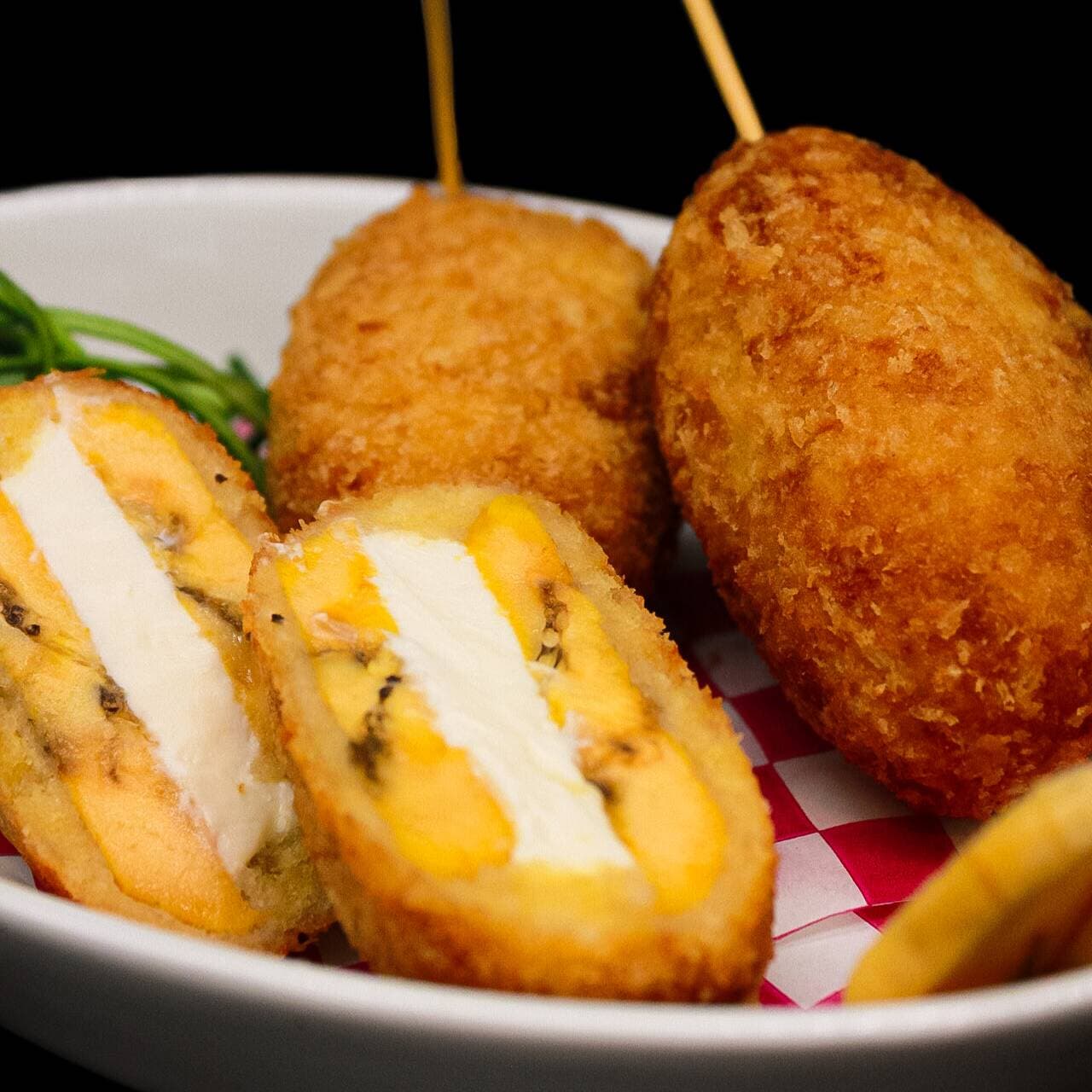KUSHIAGUES PLÁTANO CON QUESO