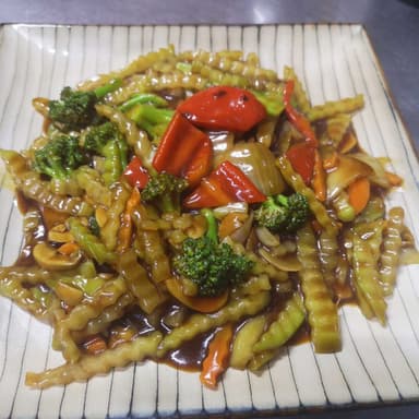 Vegetales Mixtos con Hongos en Salsa de Ostiones