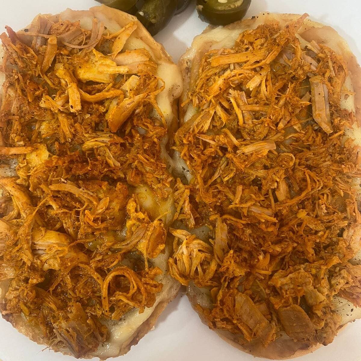 Molletes con Cochinita