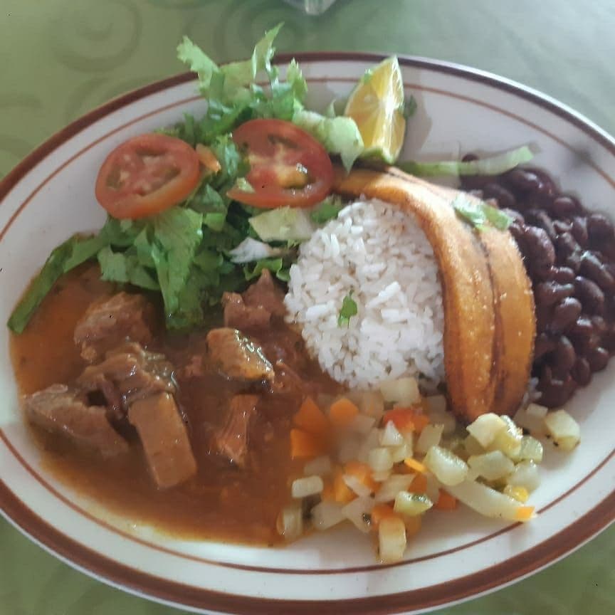 Casado con Carne en Salsa