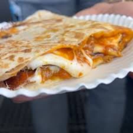 Quesadilla Montada y Refresco