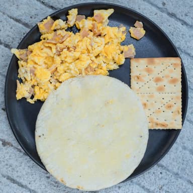 Arepa + Huevos con Jamón