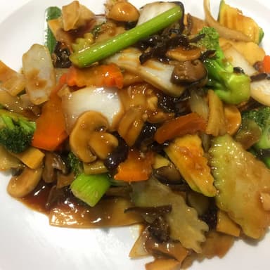 Mostaza China con Champiñones y Verduras en Salsa