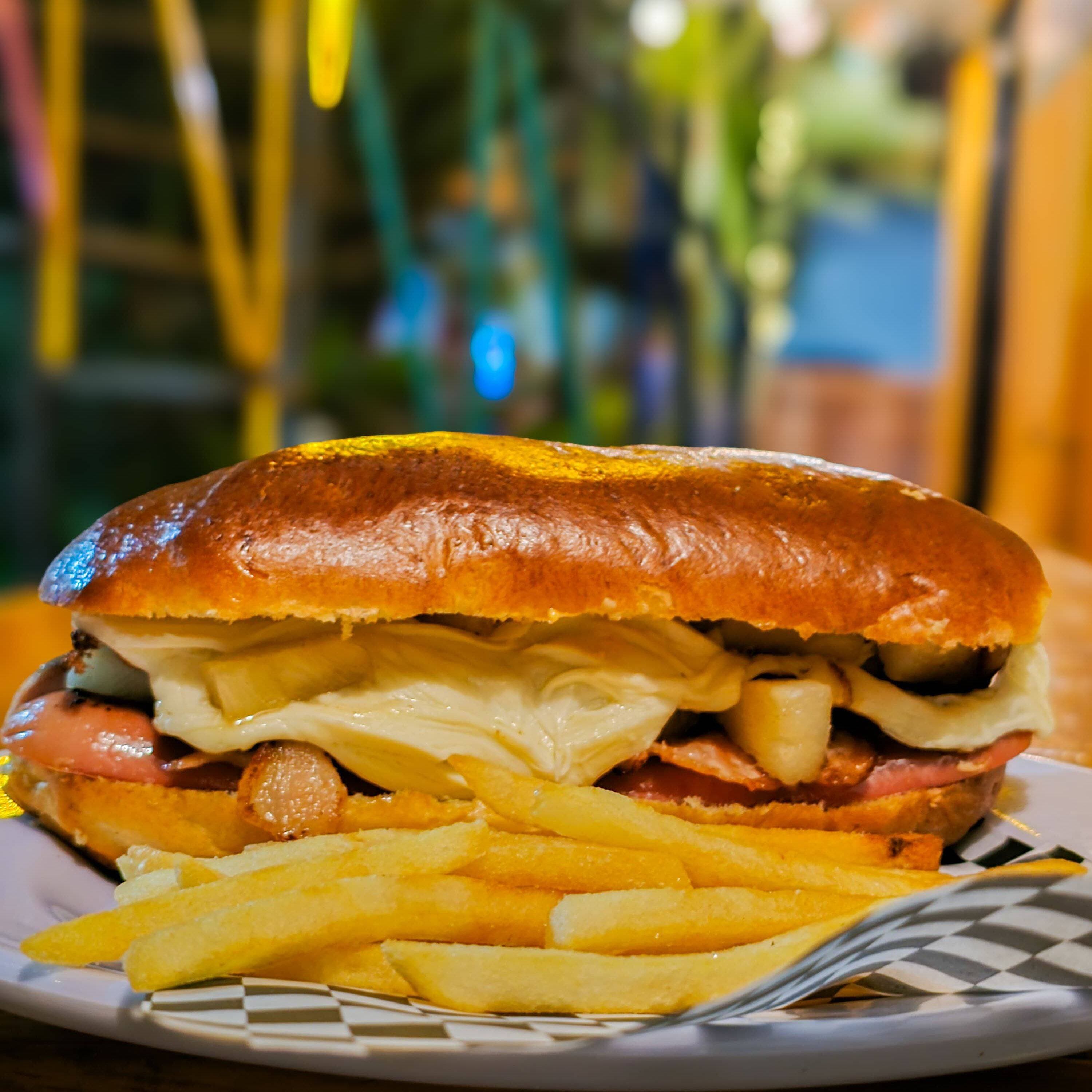 Hot dog hawaiano