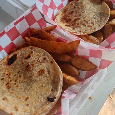 QuesaBoneless BBQ Monchoso!