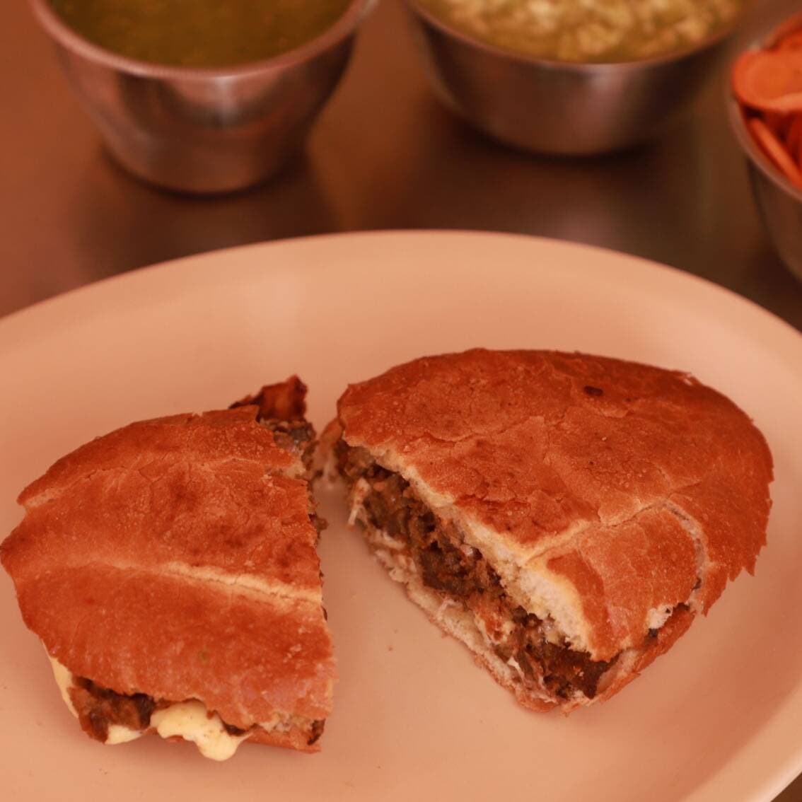 Torta de Chicharrón en Salsa Verde