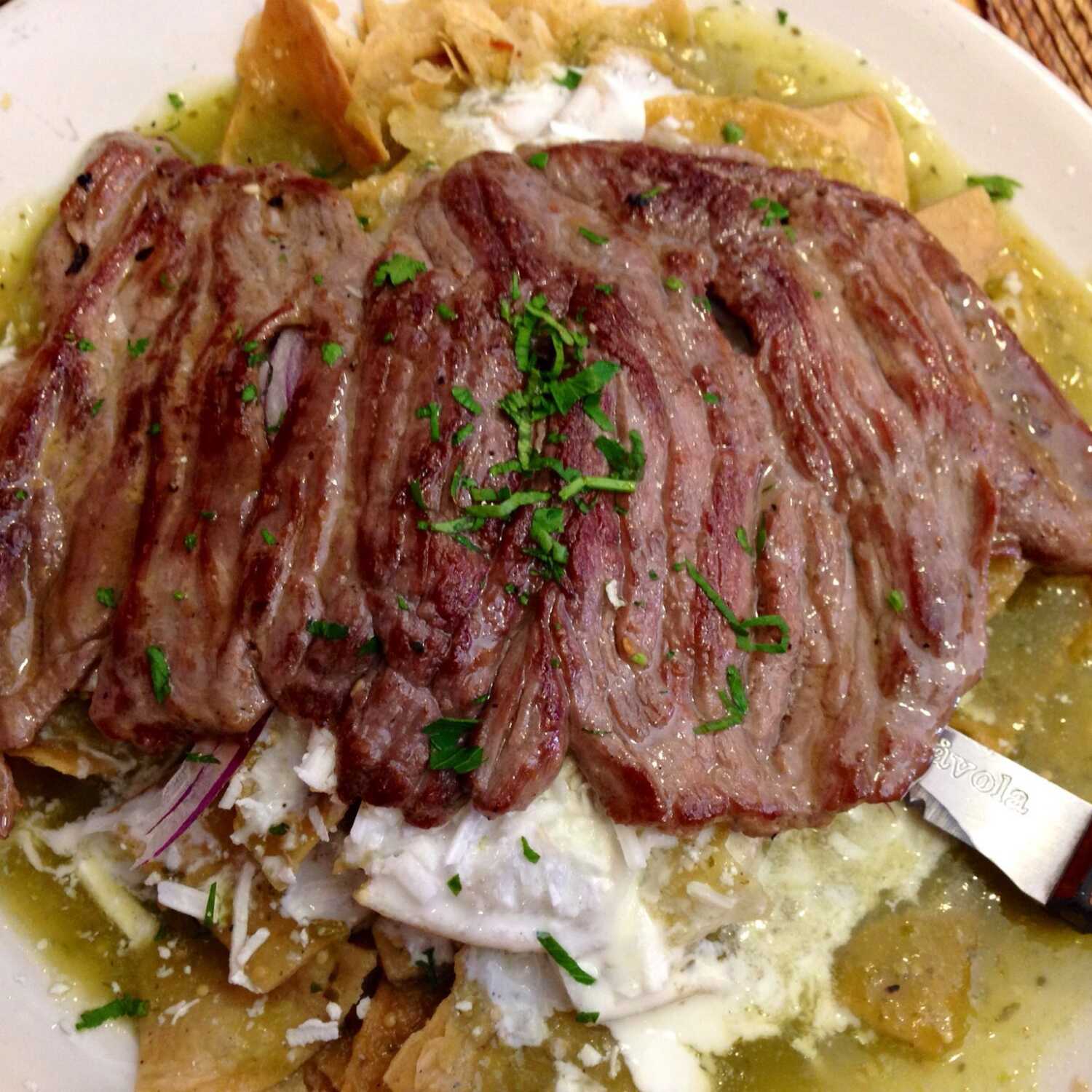 Chilaquiles con Arrachera
