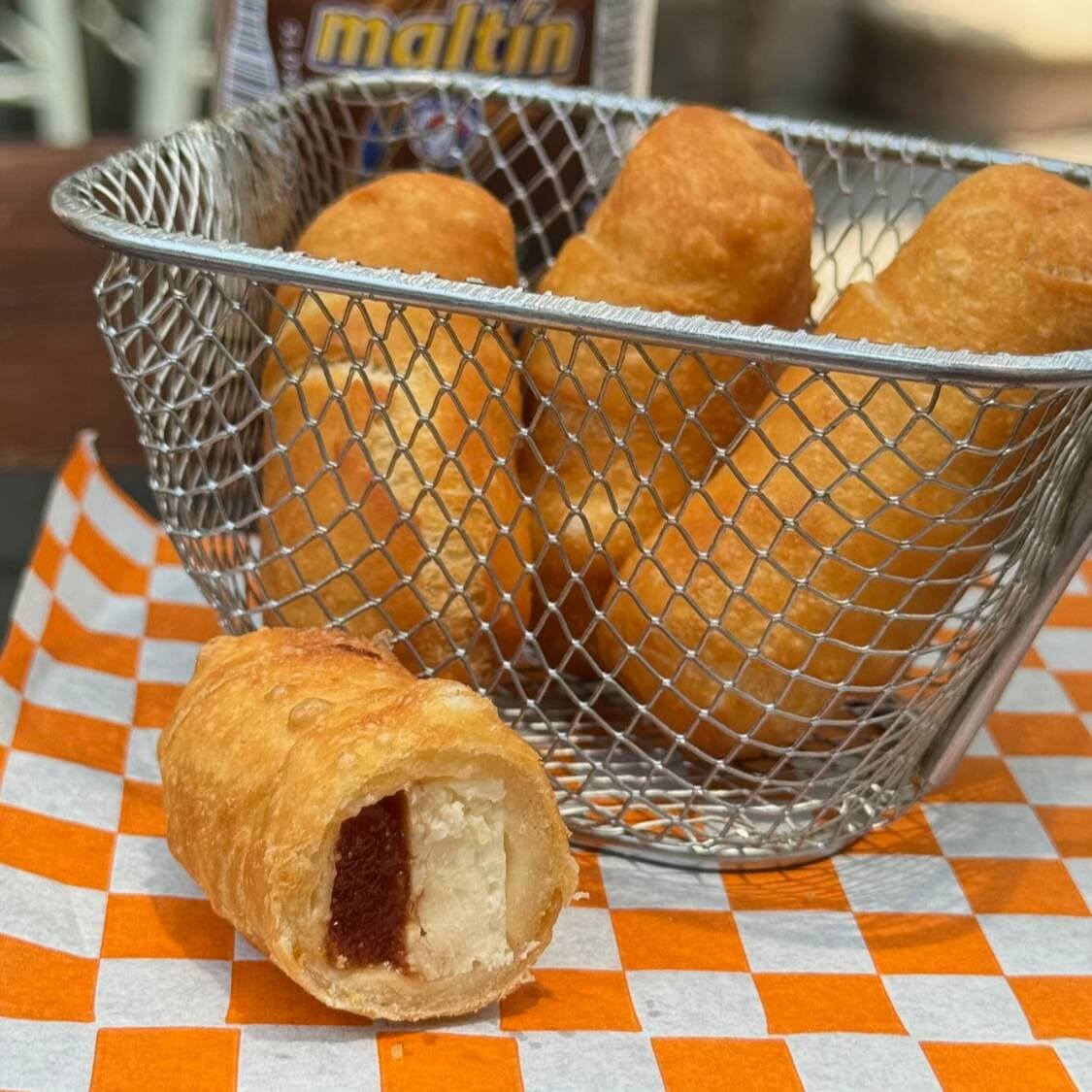 Tequeños de Guayaba y Queso