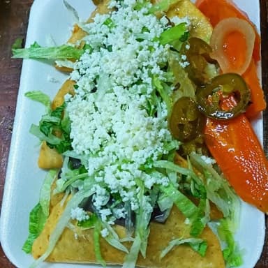 Charola de empanadas