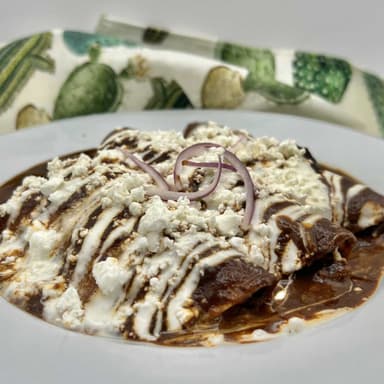 Enmoladas de Mole Rojo
