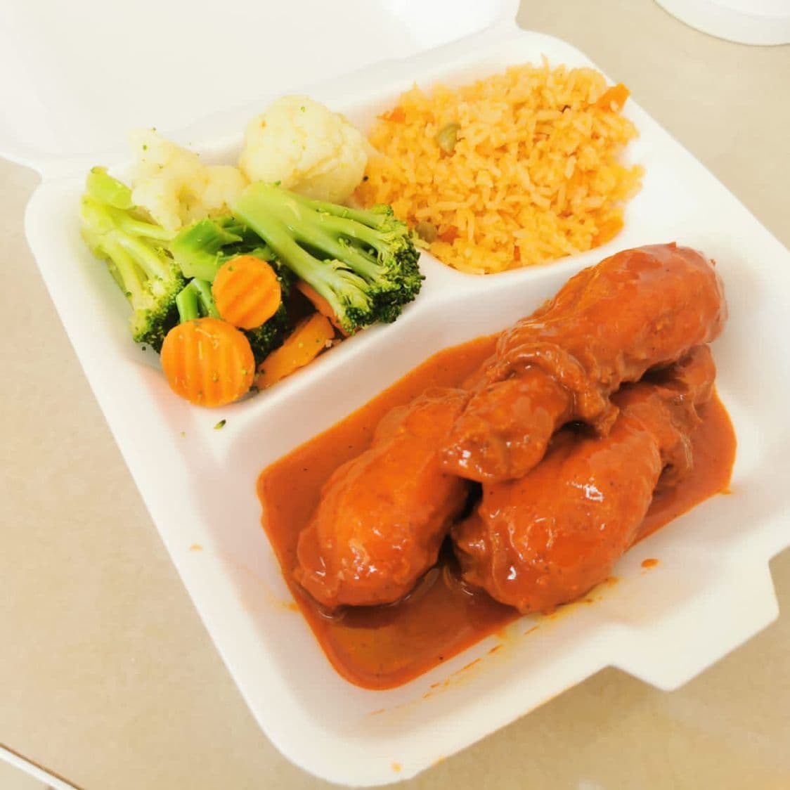 Platillo de pollo adobado