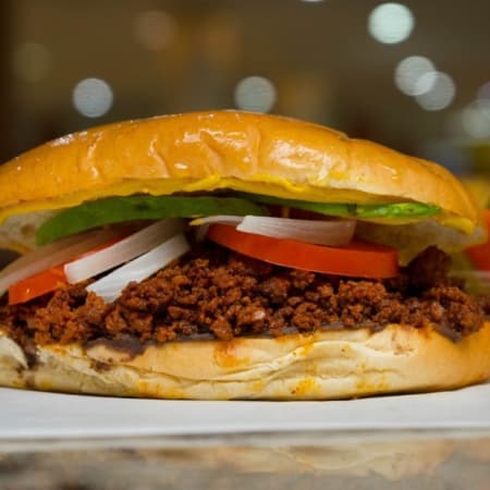 Lonche de Chorizo con Frijoles