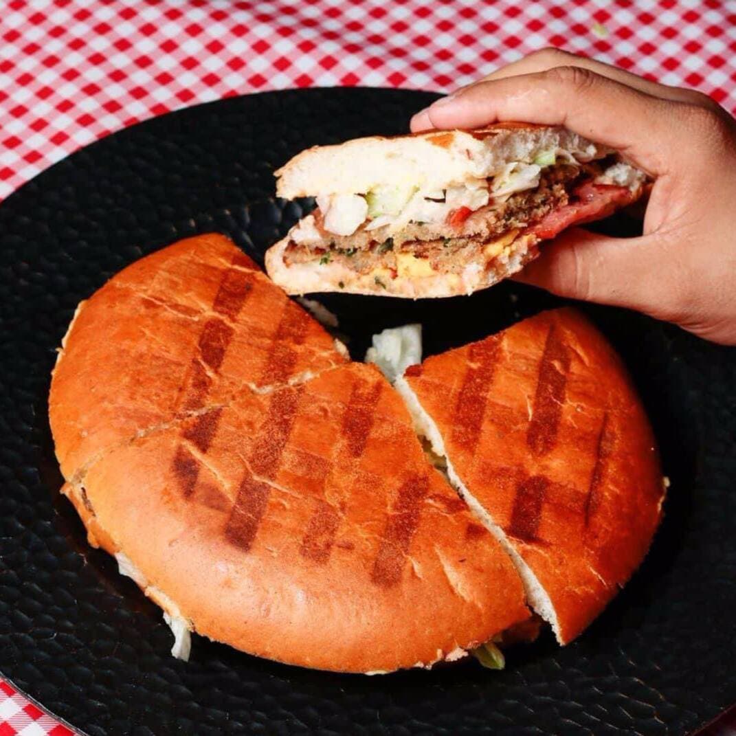 HAMBURGUESA GRANDE TIA JULIA