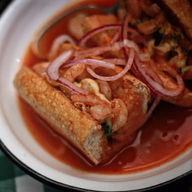 Torta ahogada de Camarón