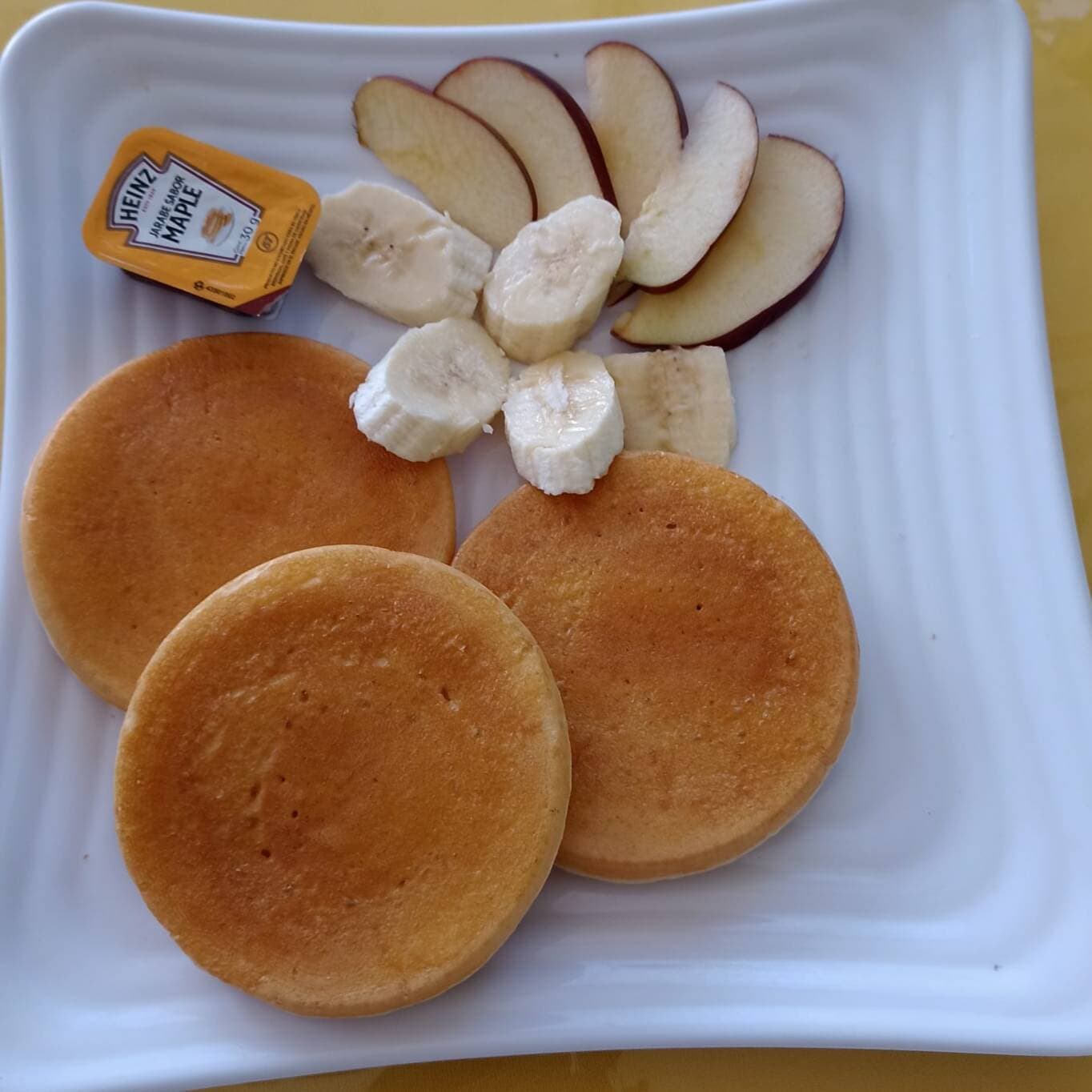 HOT CAKES CON FRUTAS