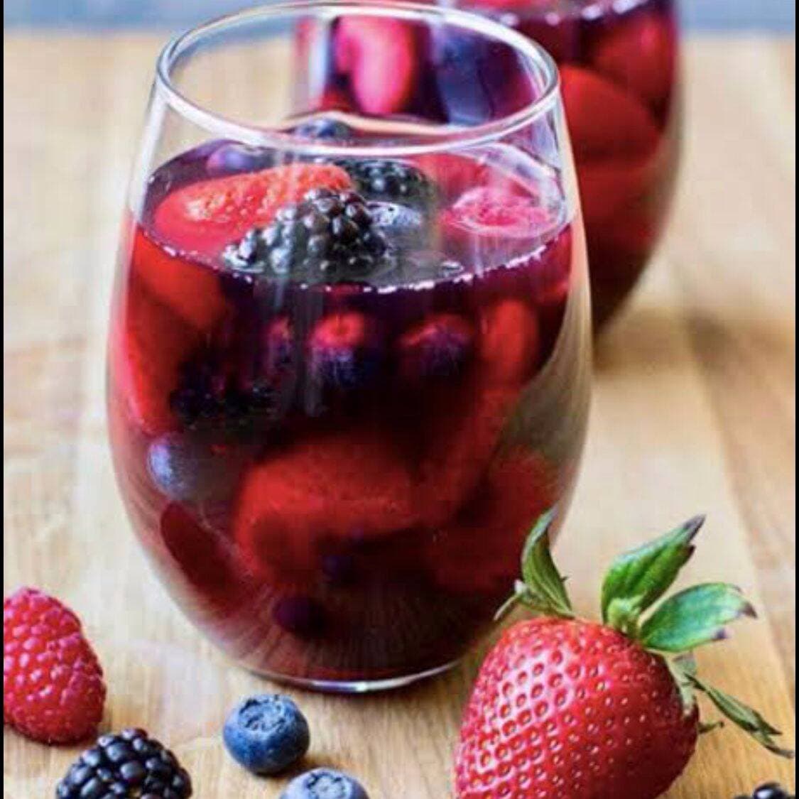 Agua de Frutos Rojos