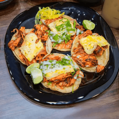 Orden de tacos con carne al pastor