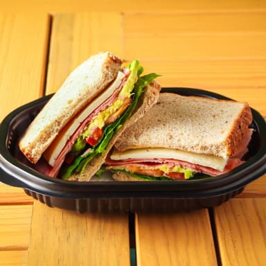 Sandwich de Jamon de Pavo y Queso Panela
