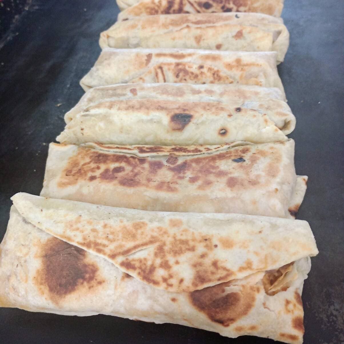 BURRITO FRIJOLES & CHORIZO QUESO CHIPOTLE TOTOPOS