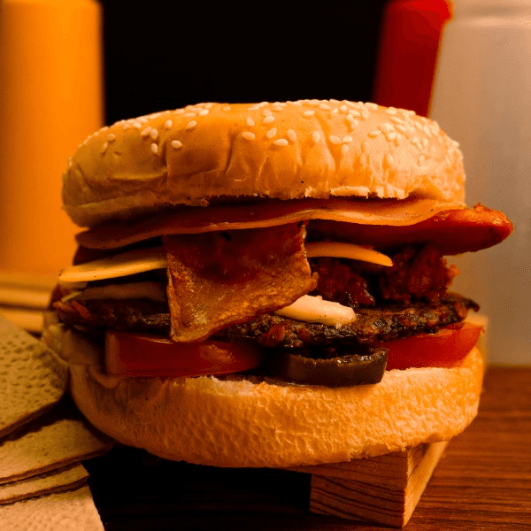 Leviatan (Hamburguesa con Un poco de Todo)