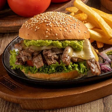 HAMBURGUESA  DE ARRACHERA