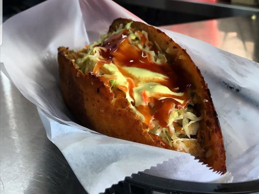 Empanada Especial de 20 cm de 2 Sabores