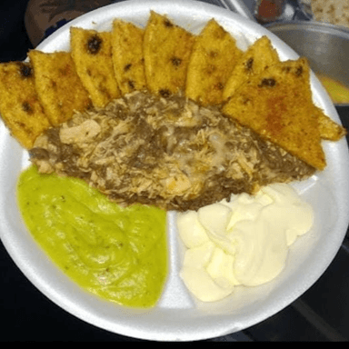 NACHOS CON CARNE DE RES DESMECHADA