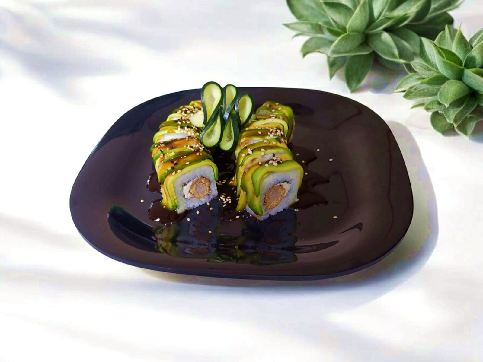KIKU MAKI