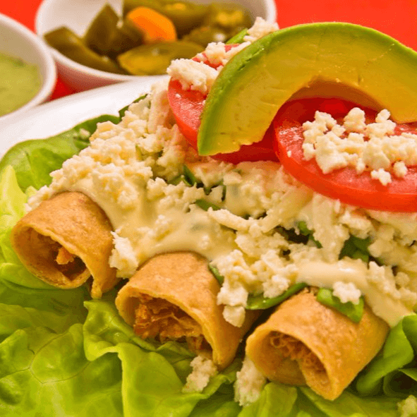 TACOS DORADOS + AGUA