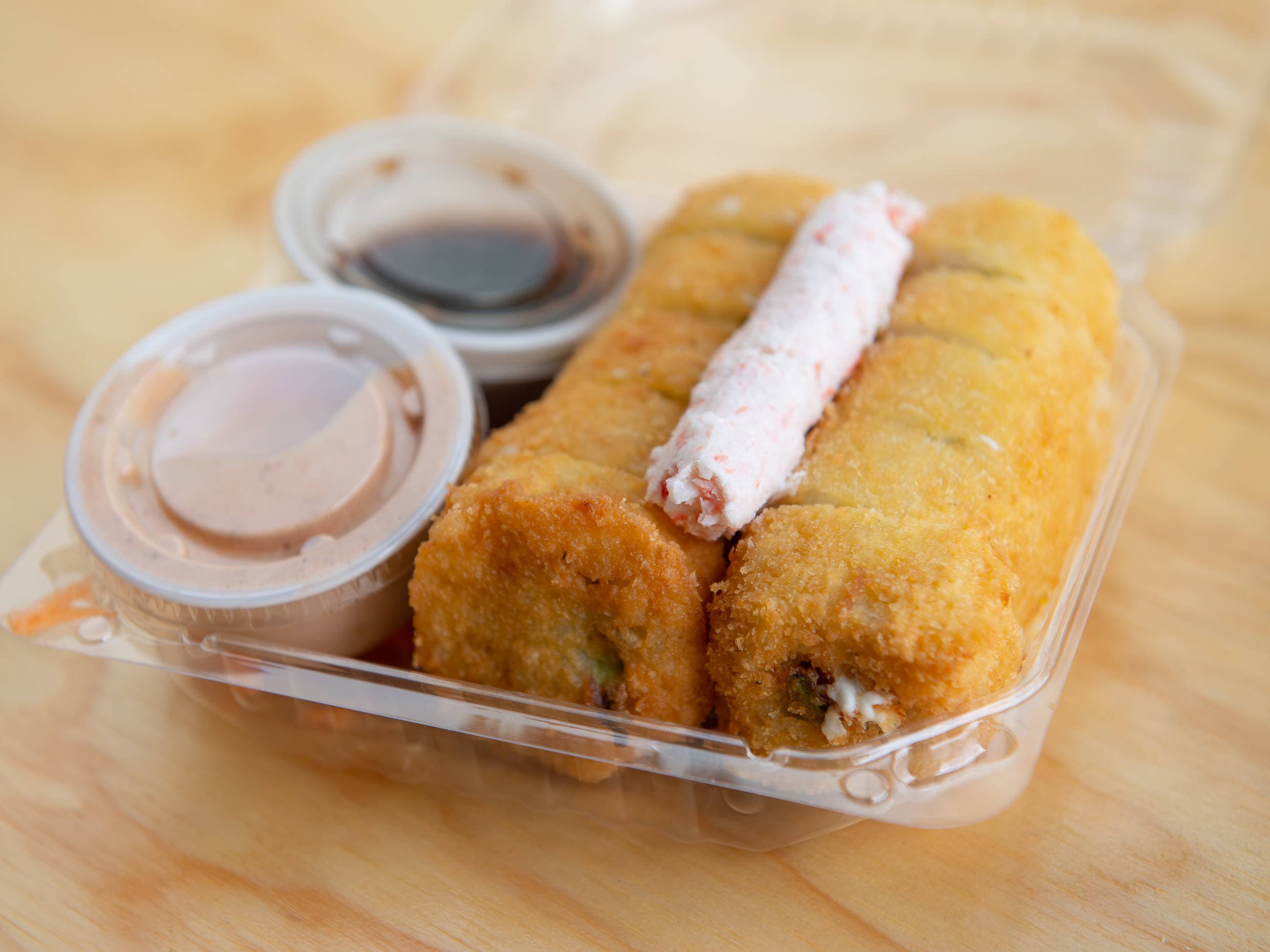 Como Camarón Roll más Arroz Frito