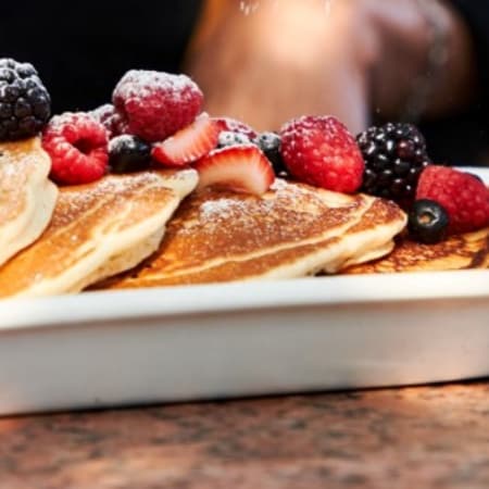 Pancakes & Berries