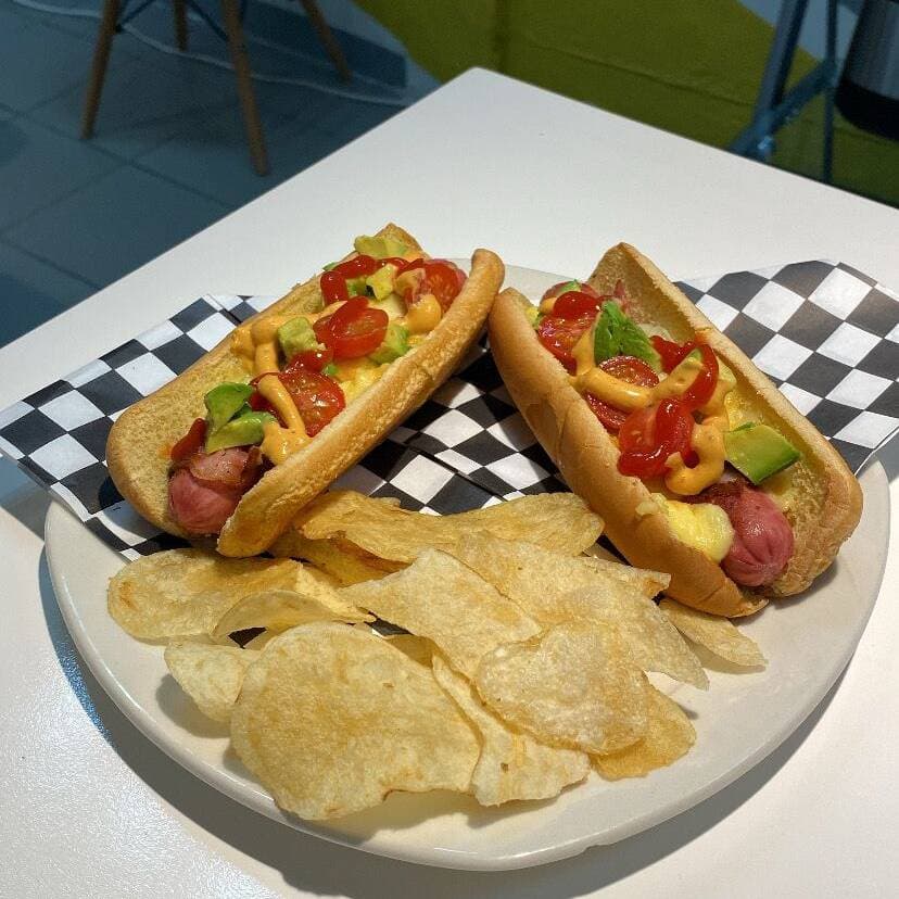 Hot Dog Pavo Aguacate