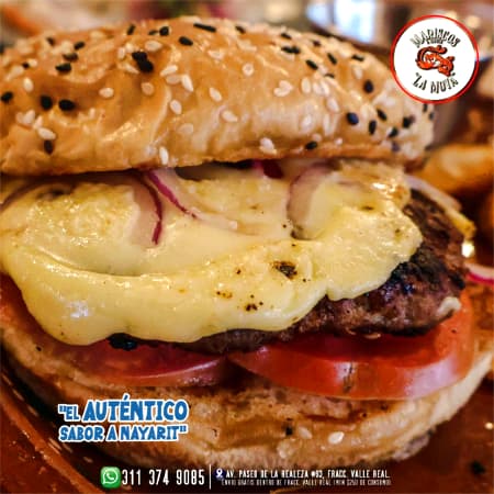Hamburguesa de Res con Queso y Papas